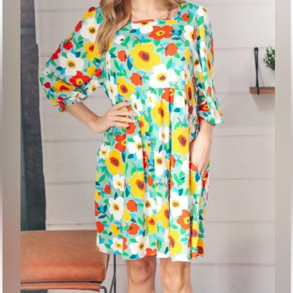 Haptics -Flat Floral Square Neck Bubble Sleeve Midi Dress Size Small - pockets!!